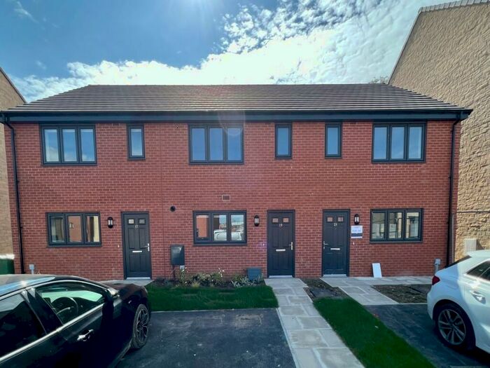 3 Bedroom Semi-Detached House To Rent In Limestone Avenue, Clay Cross, S45