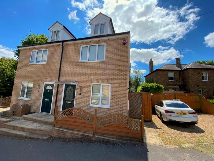 3 Bedroom Property To Rent In Ryhall Road, Stamford, PE9