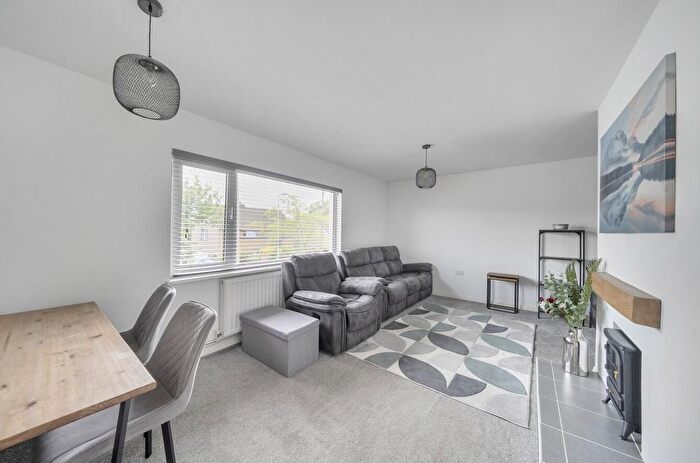 3 Bedroom Semi-Detached Bungalow For Sale In Gwysfa Road, Ynystawe, Swansea, SA6