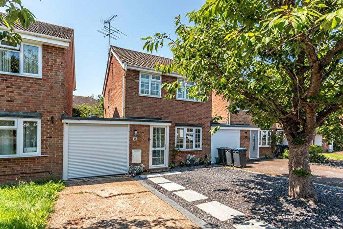 3 Bedroom Link Detached House For Sale In Nursery Close, Hurstpierpoint, BN6