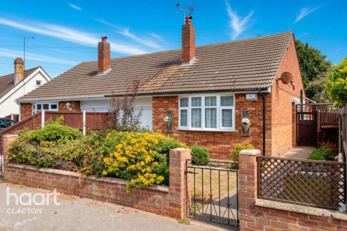 2 Bedroom Semi-Detached Bungalow For Sale In Oakleigh Road, Clacton-On-Sea, CO15