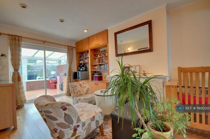 3 Bedroom Terraced House To Rent In Kings Road, Harrow, HA2