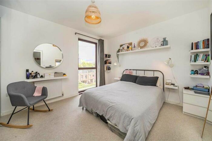 1 Bedroom Flat For Sale In Gibson Road, Kennington, SE11