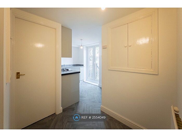 1 Bedroom Flat To Rent In Stamford Arcade, Ashton-Under-Lyne, OL6