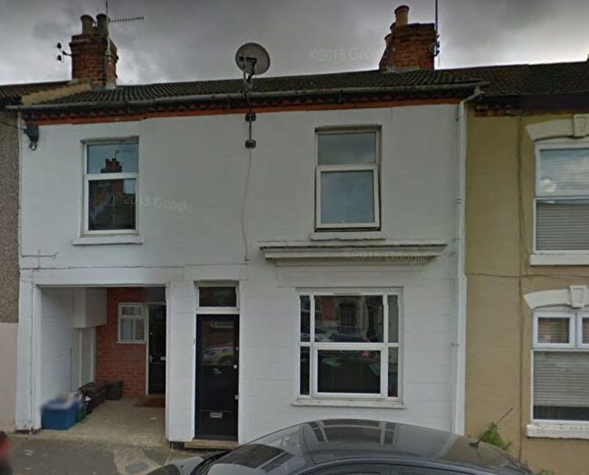 2 Bedroom Flat To Rent In Salisbury Street, Semilong, Northampton, NN2