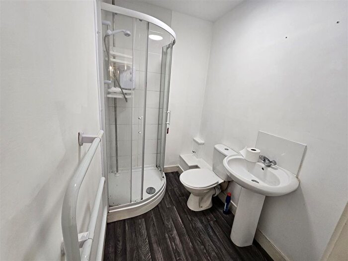 1 Bedroom Flat To Rent In Hebron Street, Royton, OL2