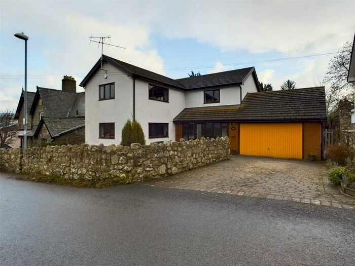 4 Bedroom Detached House For Sale In Llangattock, Crickhowell, Powys, NP8