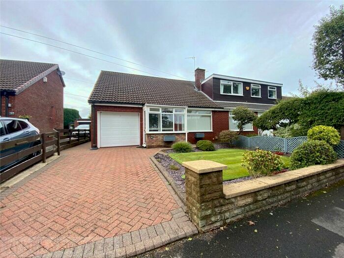2 Bedroom Bungalow To Rent In Cemetery Road, Royton, Oldham, OL2