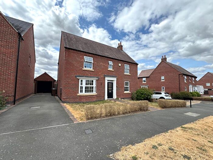 4 Bedroom Detached House For Sale In Galloway Road, Drakelow, DE15