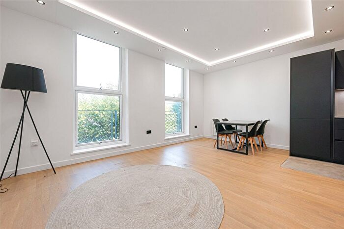 1 Bedroom Flat For Sale In Holloway Road, Islington, London, N7