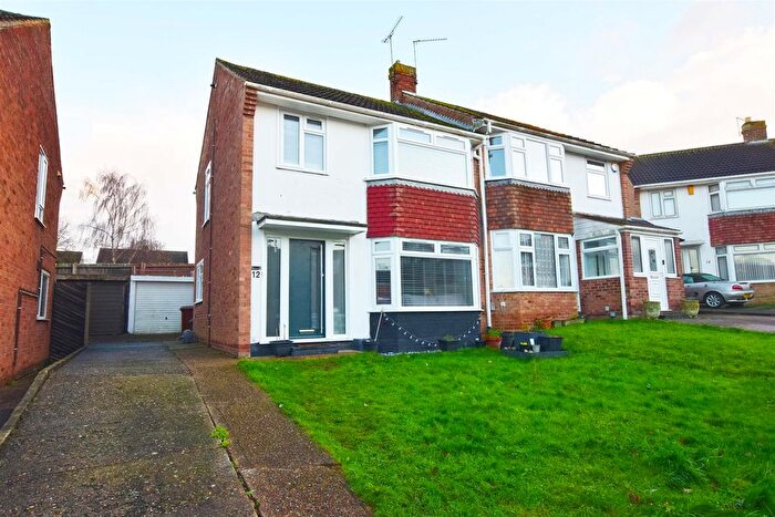 3 Bedroom Semi Detached House For Sale In Port Close, Chatham, ME5