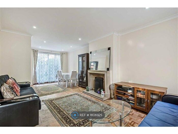 3 Bedroom Terraced House To Rent In Wymering Road, W9