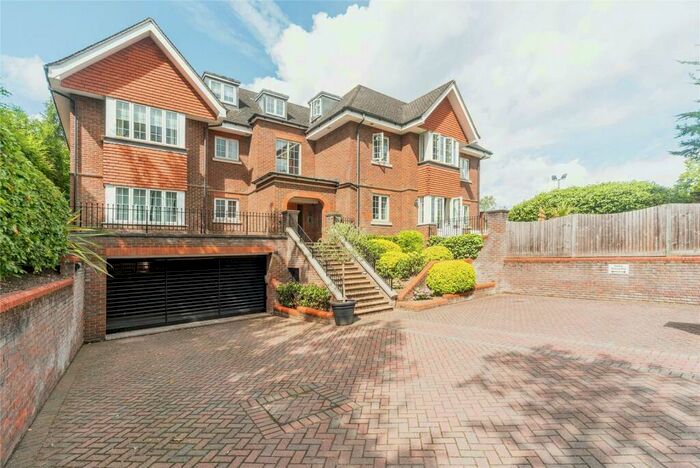 2 Bedroom Apartment To Rent In Claremont Lane, Esher., KT10