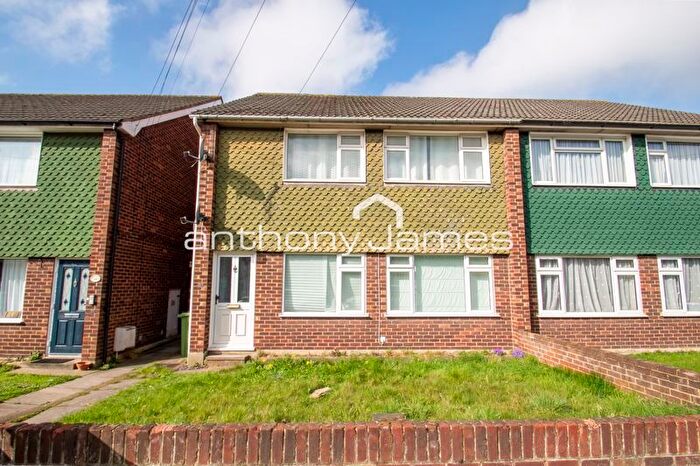 2 Bedroom Maisonette To Rent In Christopher Close, Sidcup, DA15