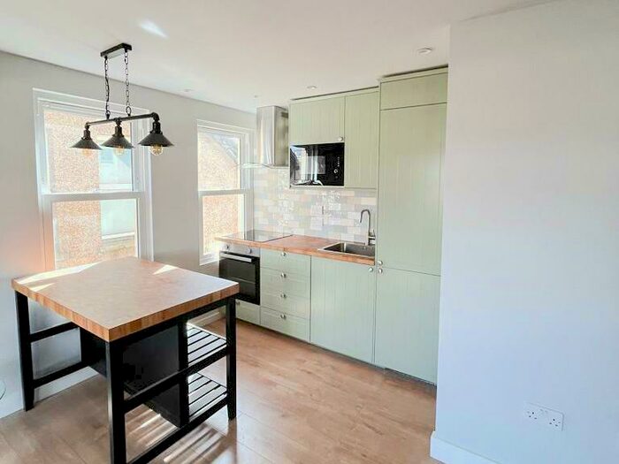 1 Bedroom Apartment To Rent In Quadrant Road, Thornton Heath, CR7