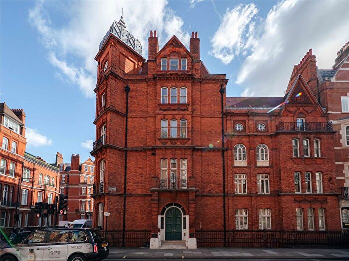 1 Bedroom Flat For Sale In Green Street, Mayfair, London, W1K