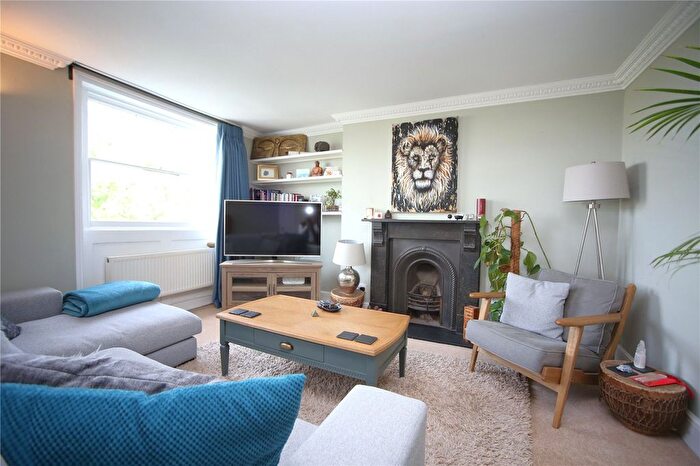 2 Bedroom Flat To Rent In Lansdown Crescent, Cheltenham, GL50