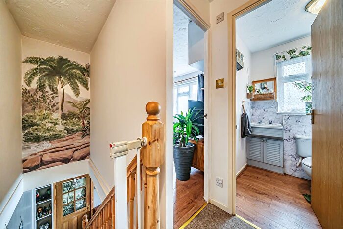 1 Bedroom End Terrace House For Sale In Rabournmead Drive, Northolt, UB5