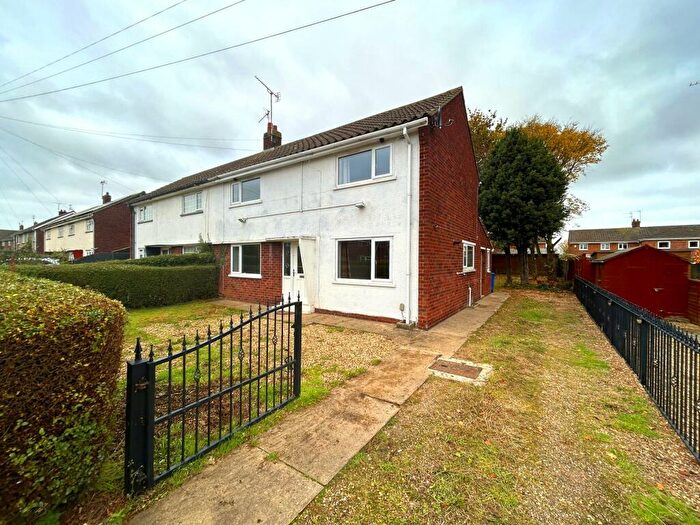 3 Bedroom Semi-Detached House To Rent In Woad Farm Road, Boston, PE21