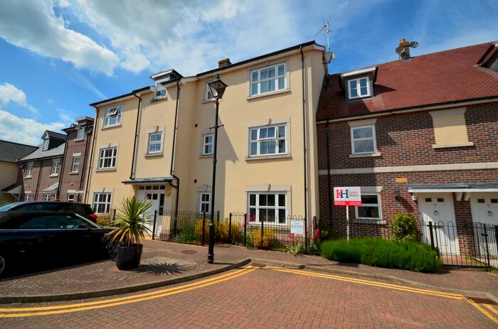 2 Bedroom Flat To Rent In Blyth Court, Saffron Walden CB11