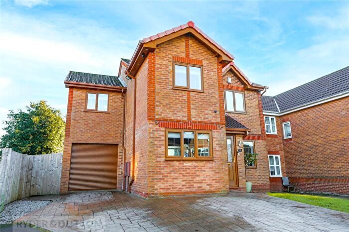 4 Bedroom Detached House For Sale In Canisp Close, Chadderton, Oldham, OL9