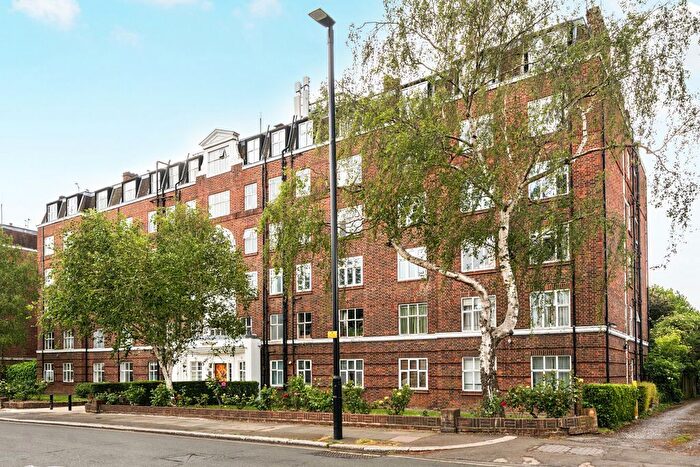 2 Bedroom Flat For Sale In Wellesley Road, Chiswick, London, W4