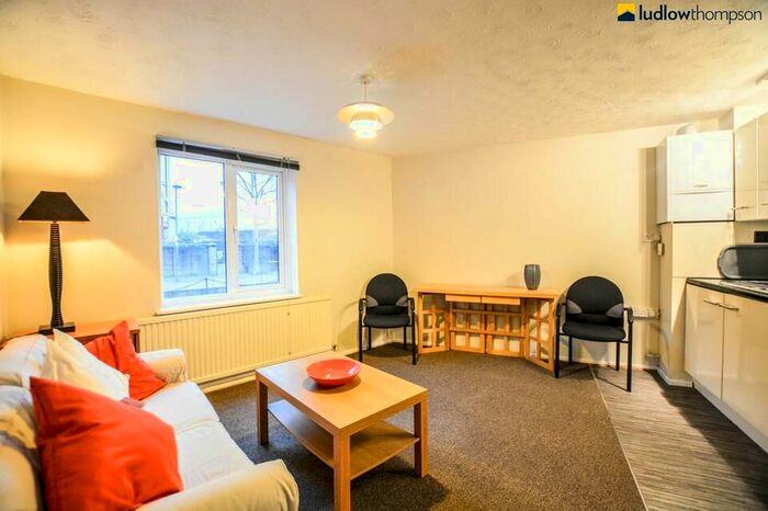 1 Bedroom Flat To Rent In Waterman Way, London, E1W