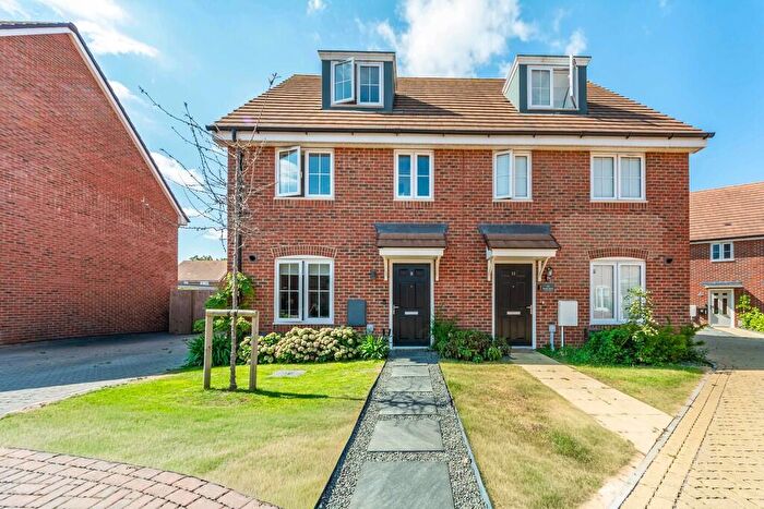 3 Bedroom Semi-Detached House For Sale In Buckle Mead, Eastergate, PO20