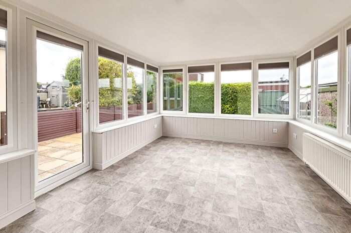 2 Bedroom Bungalow To Rent In Woodhall Grove, Harrogate, HG1