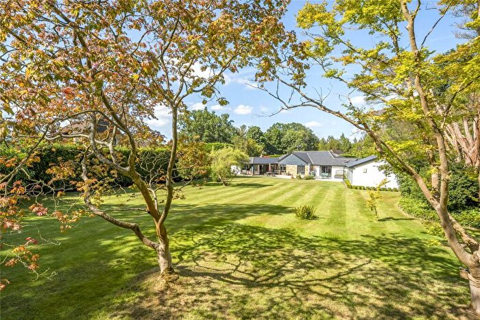 5 Bedroom Detached House For Sale In Oak Grange Road, West Clandon, Surrey, GU4
