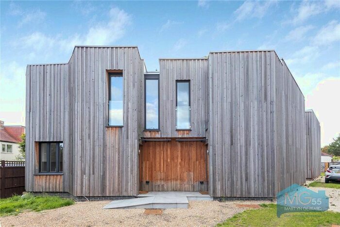 3 Bedroom Semi-Detached House To Rent In Oak Tree Mews, Mill Hill, London, NW7