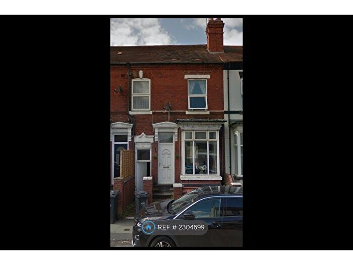 3 Bedroom Terraced House To Rent In Long Lane, Halesowen, B62