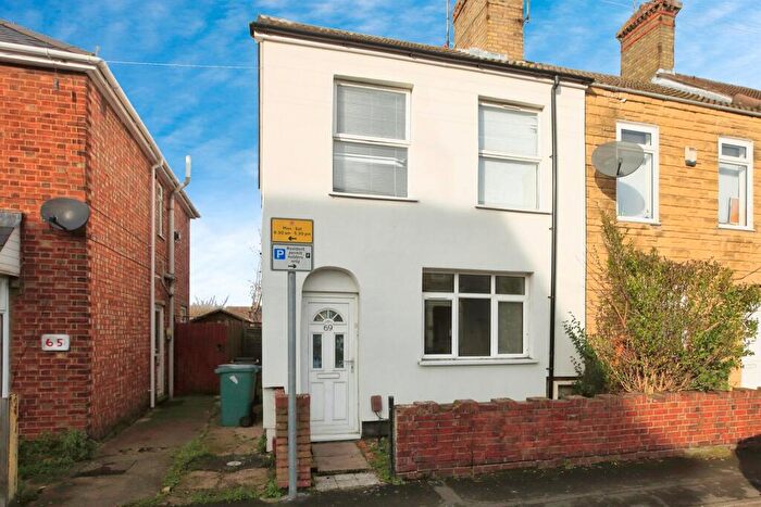3 Bedroom End Of Terrace House For Sale In Crown Street, Peterborough, PE1