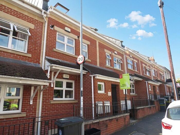 2 Bedroom Maisonette To Rent In Bedminster, Berkeley Place, BS3