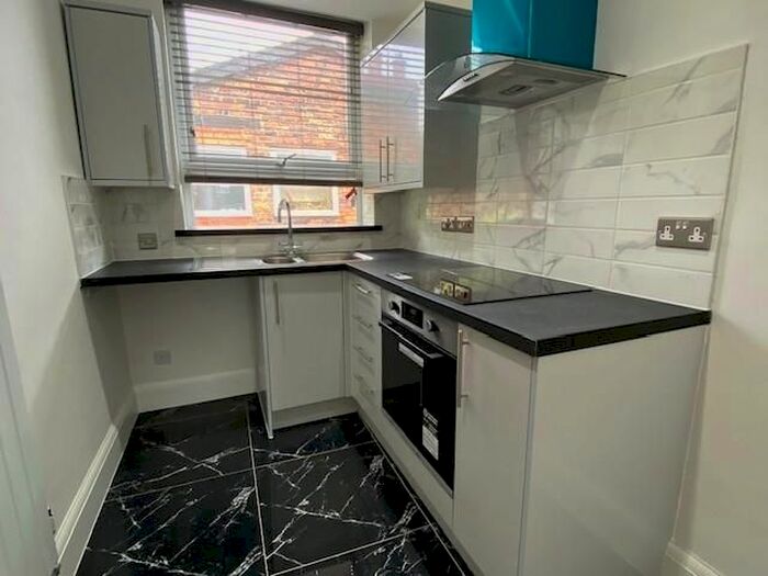 1 Bedroom Flat To Rent In Aigburth Road, Aigburth, Liverpool, L17