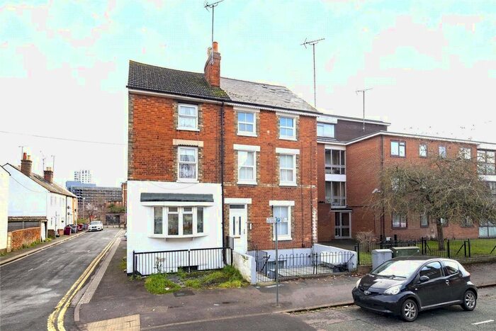 2 Bedroom Flat To Rent In George Street, Reading, Berkshire, RG1