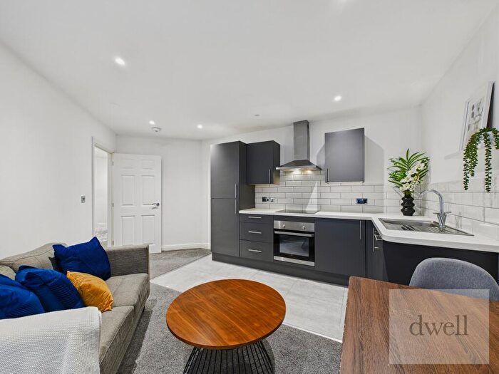 1 Bedroom Flat To Rent In St Andrew's Court, Burley, Leeds, LS3