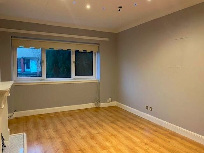 2 Bedroom Flat To Rent In Muirskeith Road, Glasgow, G43