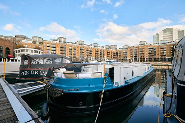 2 Bedroom House Boat For Sale In St Katharine Docks, Wapping, E1W