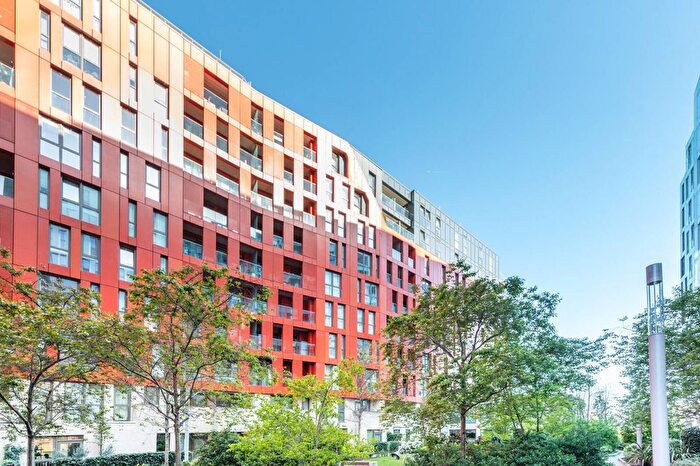 2 Bedroom Flat For Sale In Telegraph Avenue, Greenwich, London, SE10