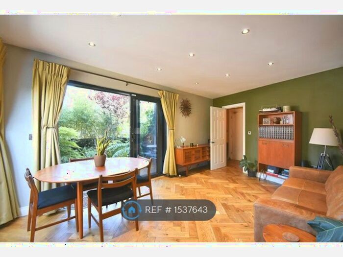 2 Bedroom Flat To Rent In Gordon Road, London, SE15