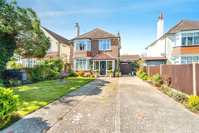 4 Bedroom Detached House For Sale In Parklands Avenue, Bognor Regis, West Sussex, PO21