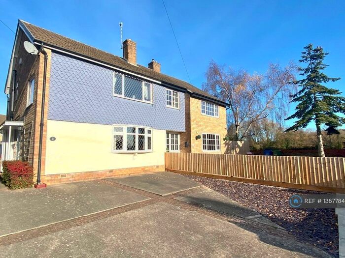 2 Bedroom Semi-Detached House To Rent In Shap Close, Chesterfield, S40