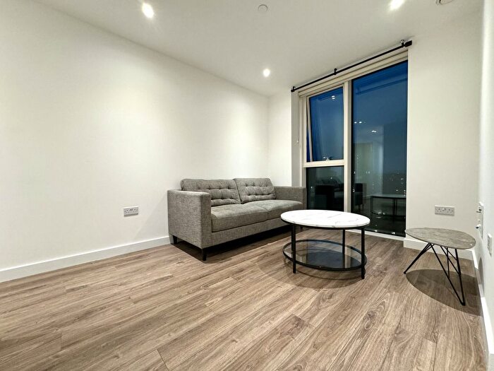 1 Bedroom Flat To Rent In Skylark Point, Newton Close, Woodberry Down, London, N4