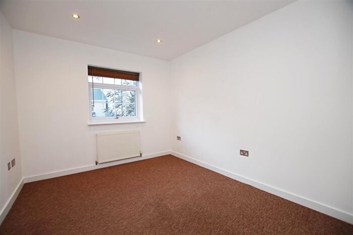 2 Bedroom Semi-Detached House For Sale In Eastcott Hill, Town Centre, SN1