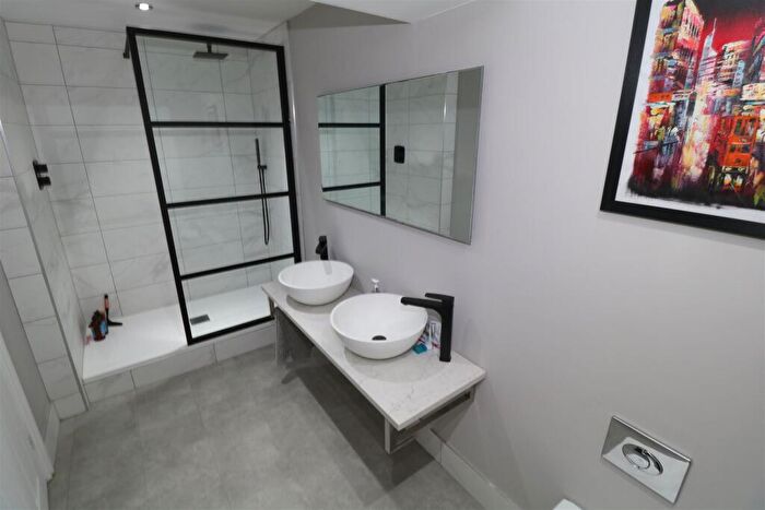 2 Bedroom Apartment To Rent In Fieldgate Lane, Kenilworth, CV8