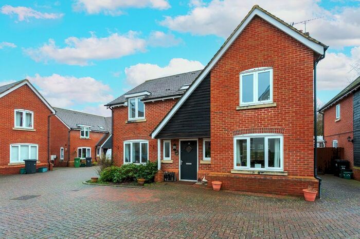 4 Bedroom Detached House To Rent In Tillage Close, Tyttenhanger, St. Albans, Hertfordshire, AL4