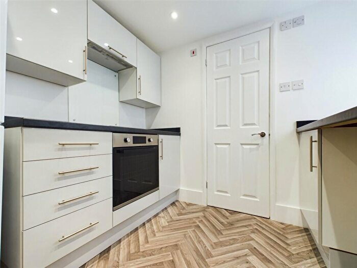 1 Bedroom Apartment To Rent In Viaduct Road, Brighton, East Sussex, BN1