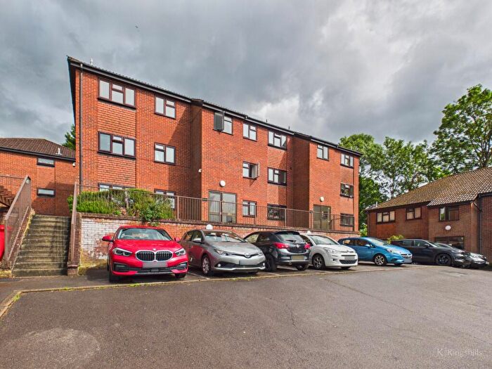 2 Bedroom Apartment For Sale In Kaybridge Close, High Wycombe, Buckinghamshire, HP13