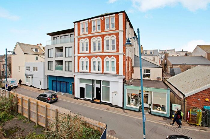2 Bedroom Flat To Rent In George Street, George Street Apartments, TQ14